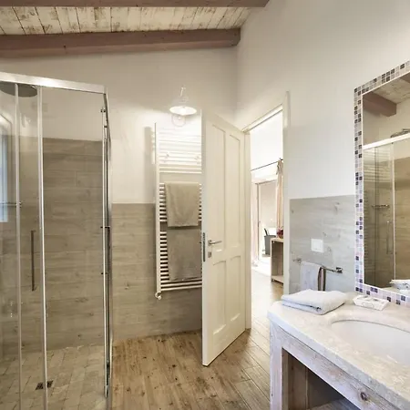 Tenuta Pilastru Country &