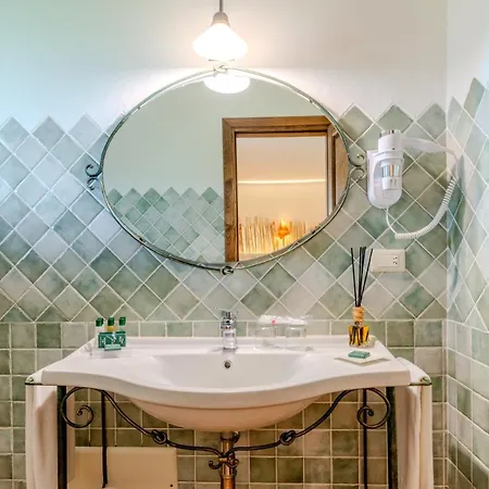 Hotel Tenuta Pilastru Country & 4*